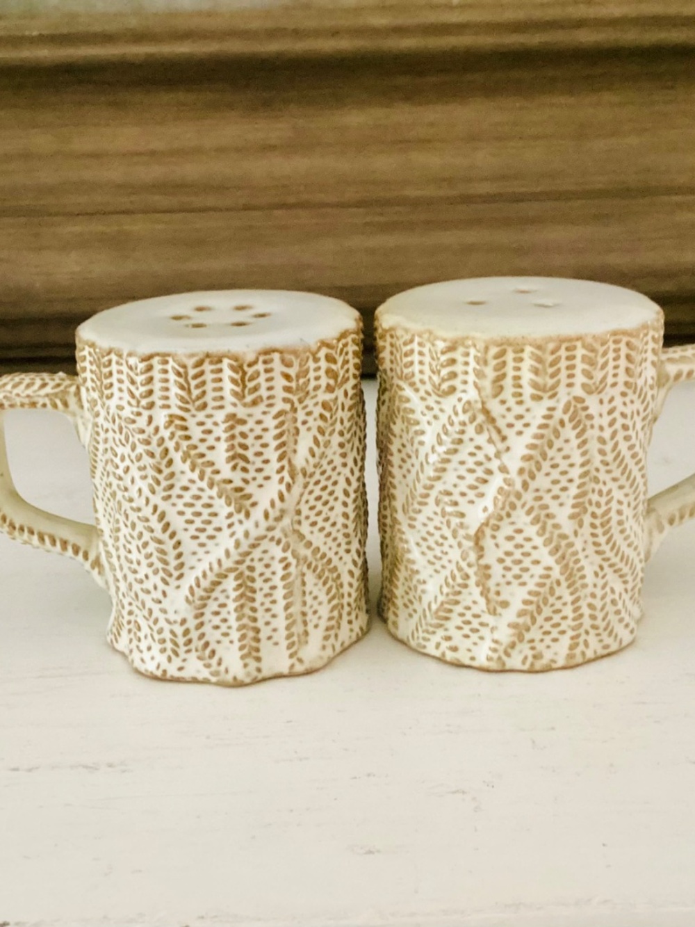 Vtg sweater-textured salt & pepper shakers Set Cream Cable Knit Studio Pottery - Picture 13 of 13